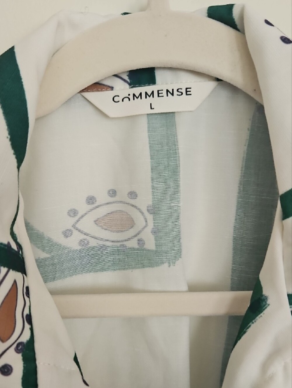Commense White Shirt with Green Geometric Motifs - Picture 4 of 6